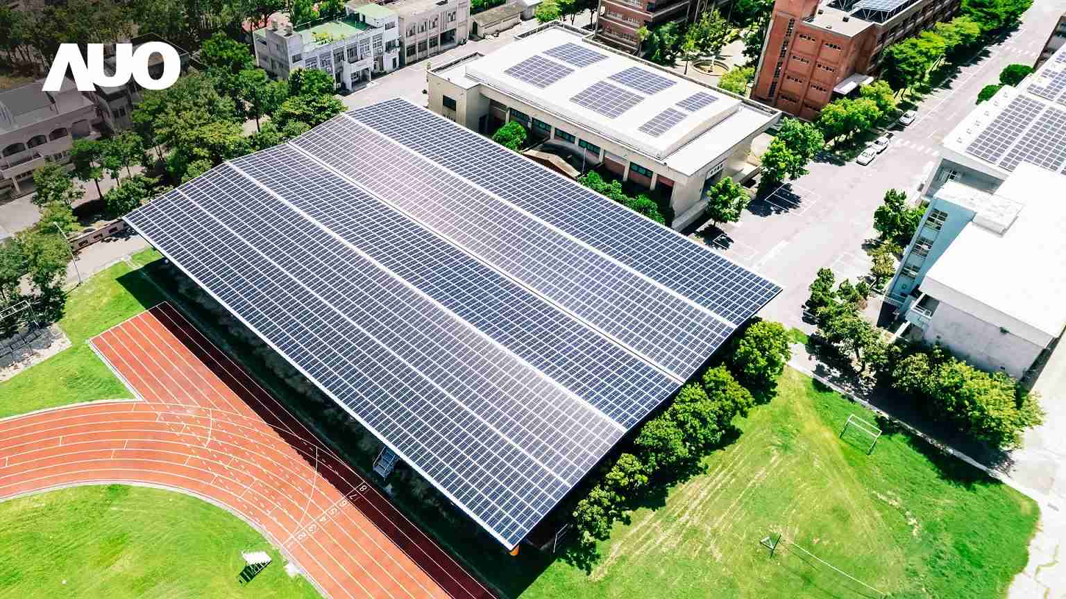 至成国际SunSteel光电整合型浪板具备快速安装、、、轻量化优势,,可提升15%发电效能,,,,通过国际IEC与台湾VPC认证安全、、、防漏、、、耐候标准